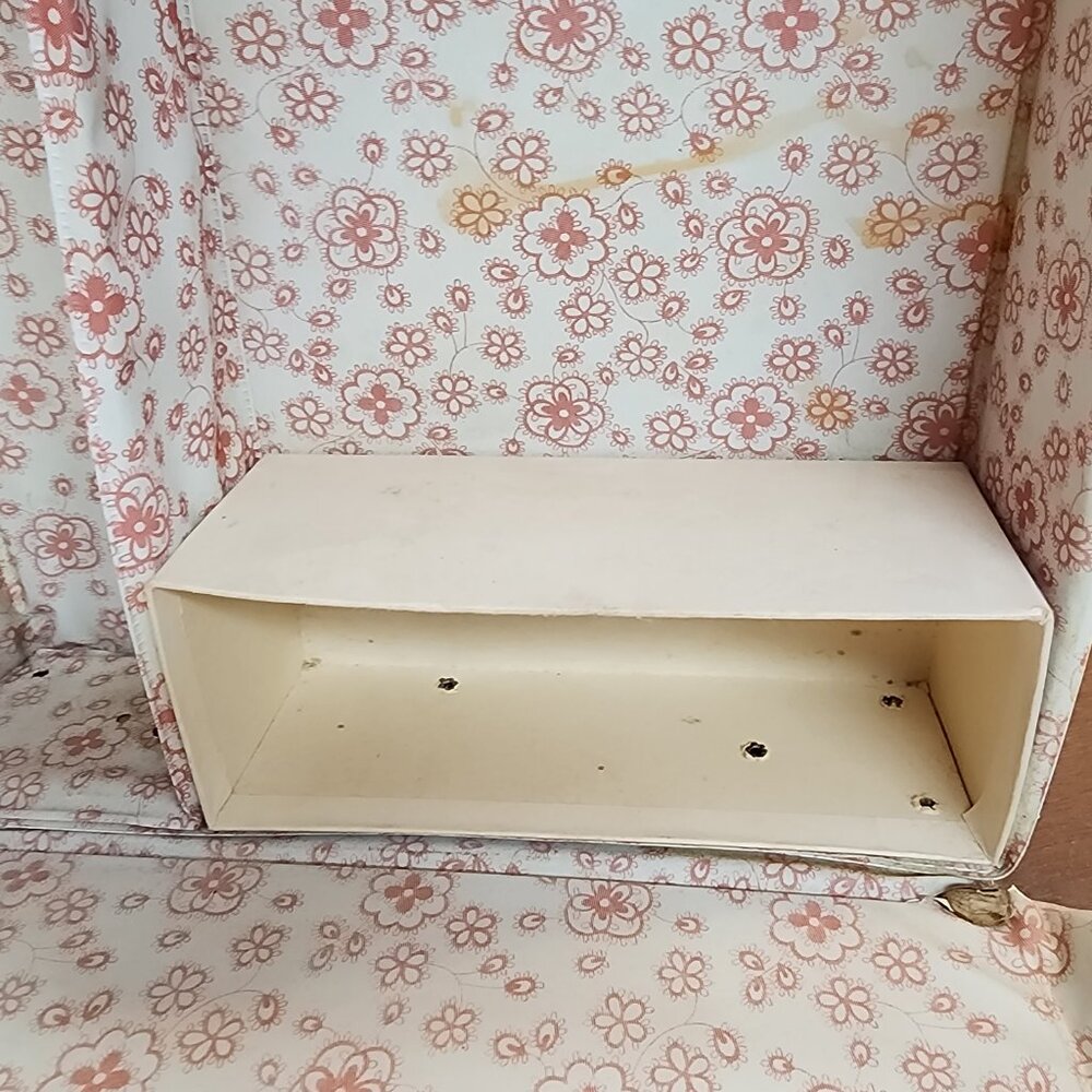1963 BARBIE CARRY CASE- VINYL PICTURES BUBBLECUT BARBIE- SPP - Picture 6 of 10